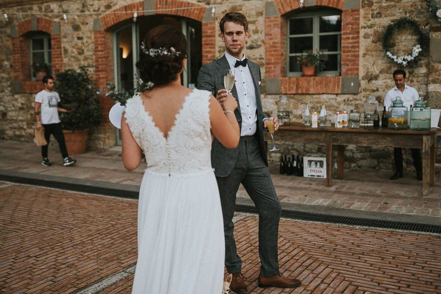 Hochzeit In Der Toskana - hochzeitsfotograf italien toskana arrezzo tuscany wedding planer free elopement hochzeit paar hochzeitsfotograf braut 00109