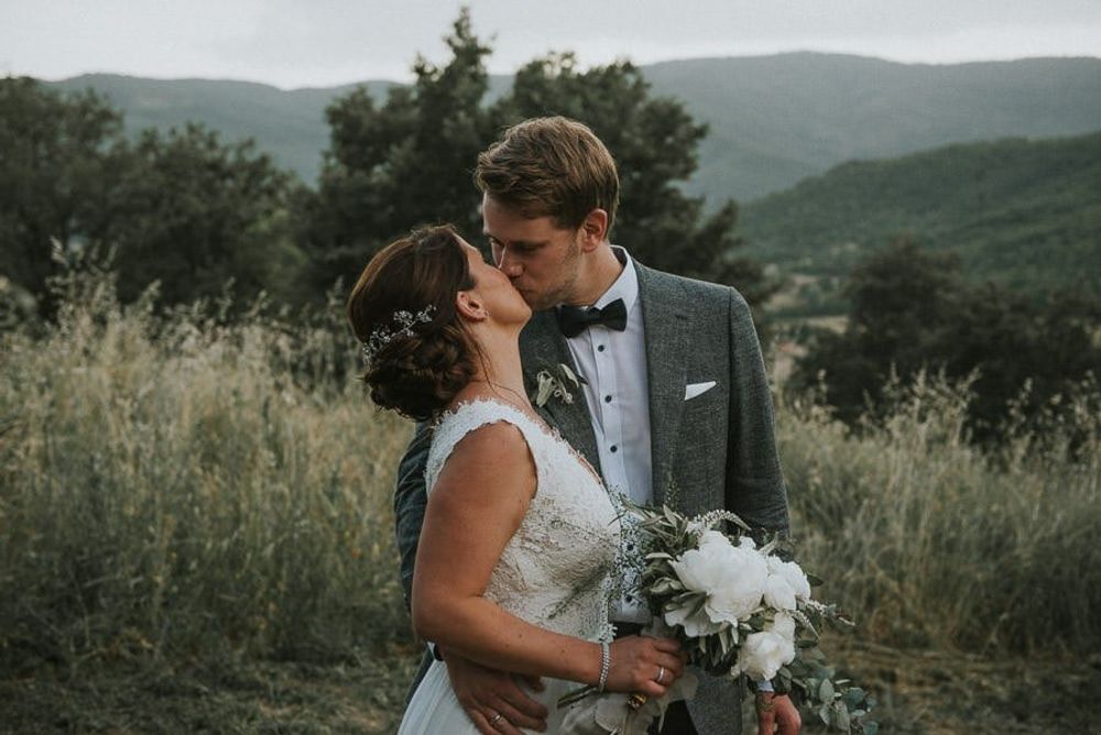 Hochzeit In Der Toskana - hochzeitsfotograf italien toskana arrezzo tuscany wedding planer free elopement hochzeit paar hochzeitsfotograf braut 00089