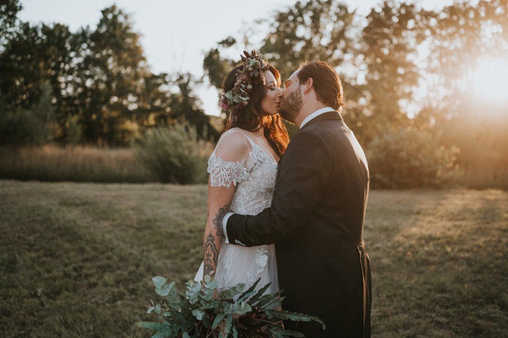Hochzeit im Schloss Spreewiese Bautzen – Brautpaar im Schlossgarten