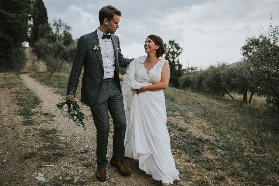 Hochzeit In Der Toskana - hochzeitsfotograf italien toskana arrezzo tuscany wedding planer free elopement hochzeit paar hochzeitsfotograf braut 00088