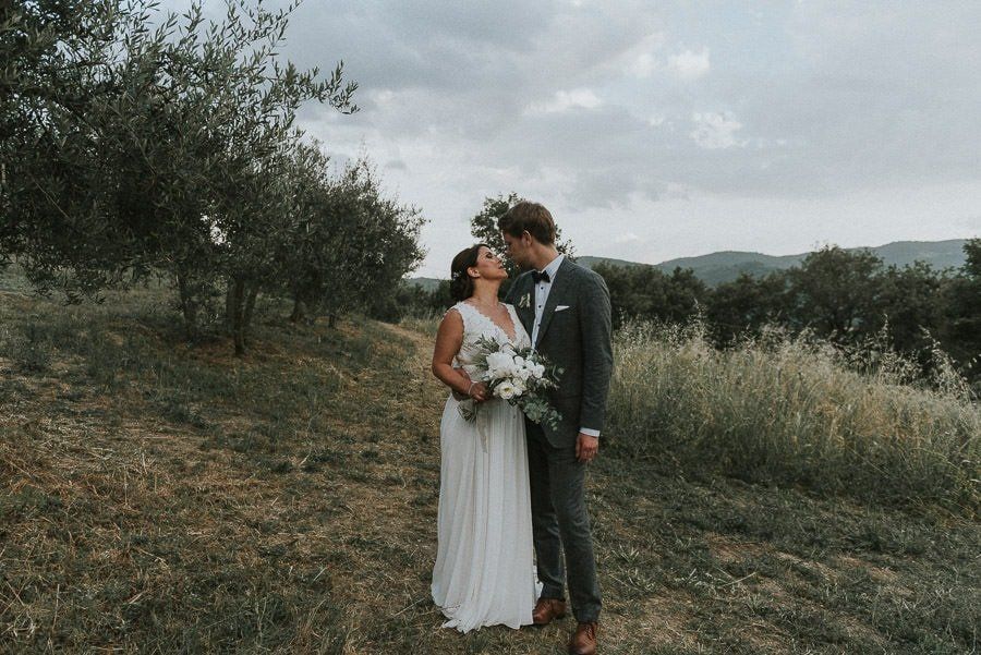 Hochzeit In Der Toskana - hochzeitsfotograf italien toskana arrezzo tuscany wedding planer free elopement hochzeit paar hochzeitsfotograf braut 00090