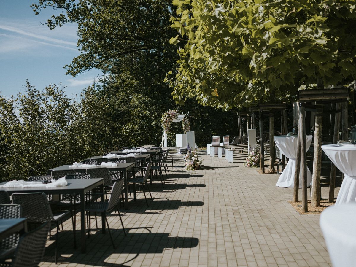 Scheunenhochzeit bei Altensteig: Rustikale Locations & Tipps – Hochzeitsfotograf Tim Schneider