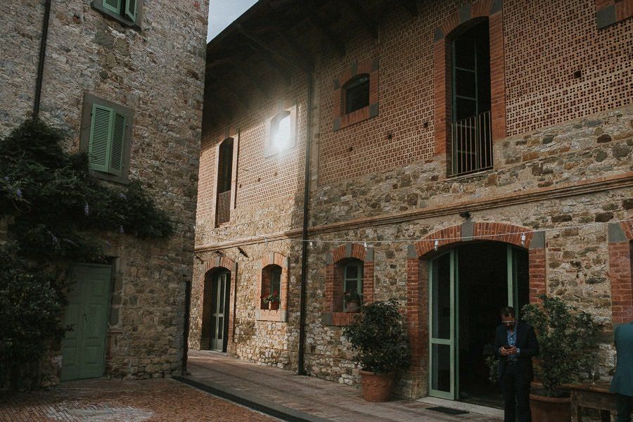 Hochzeit In Der Toskana - hochzeitsfotograf italien toskana arrezzo tuscany wedding planer free elopement hochzeit paar hochzeitsfotograf braut 00070