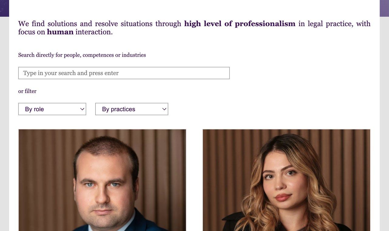 Pagina Echipă a site-ului Filip & Company — portrete puternice prezentate ca un director filtrabil