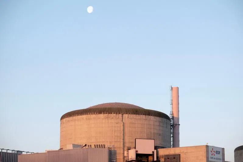 France's Nuclear Vulnerability: Heatwaves Force Reactor Shutdowns, Exposing Energy Security Risks