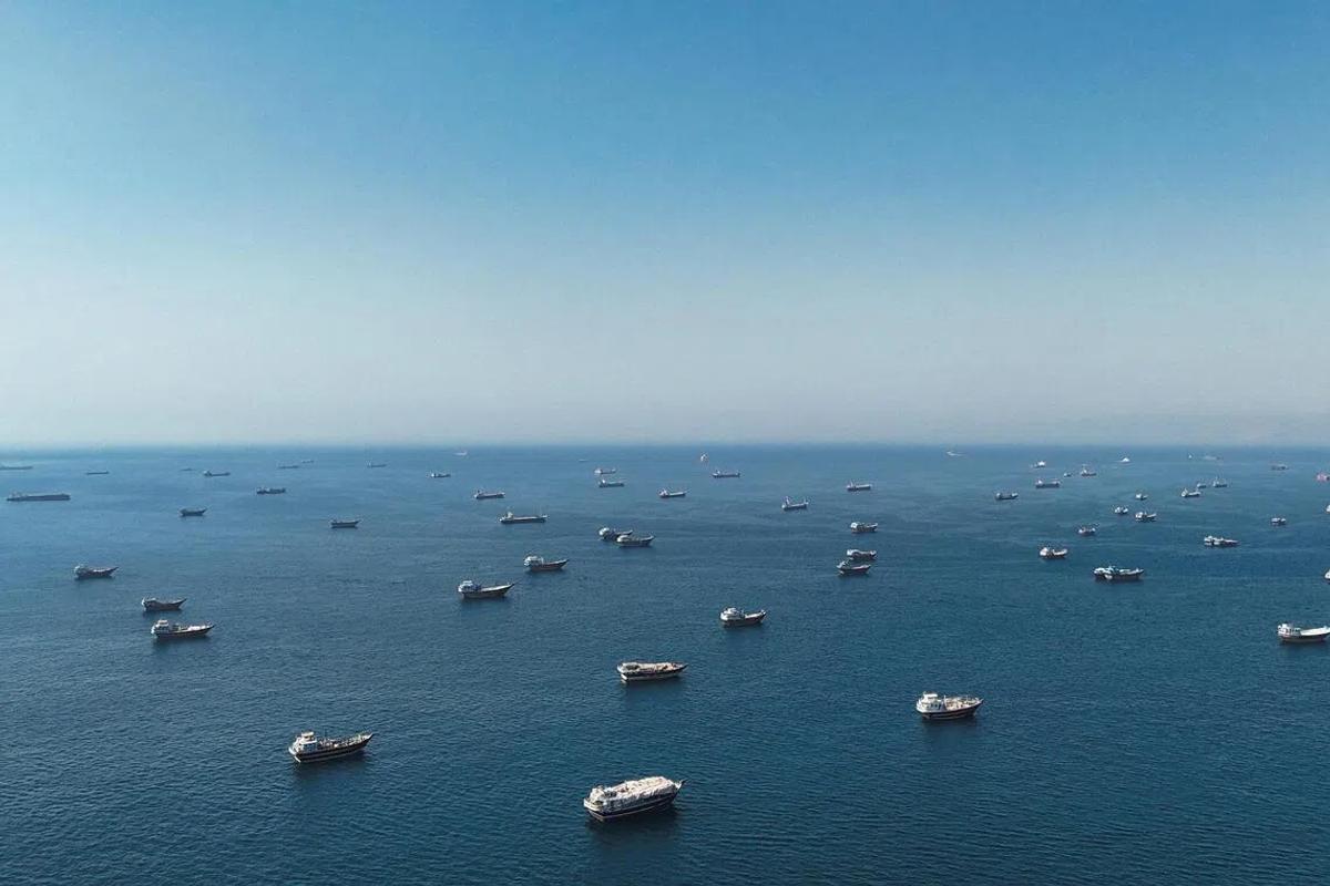 Iran Continues to Evade US Blockade, Exporting Oil through Strait of Hormuz