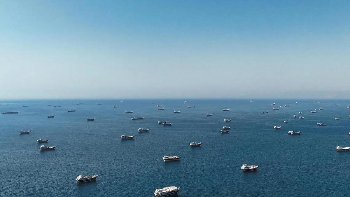 US Shifts Strategy to Unblock Strait of Hormuz