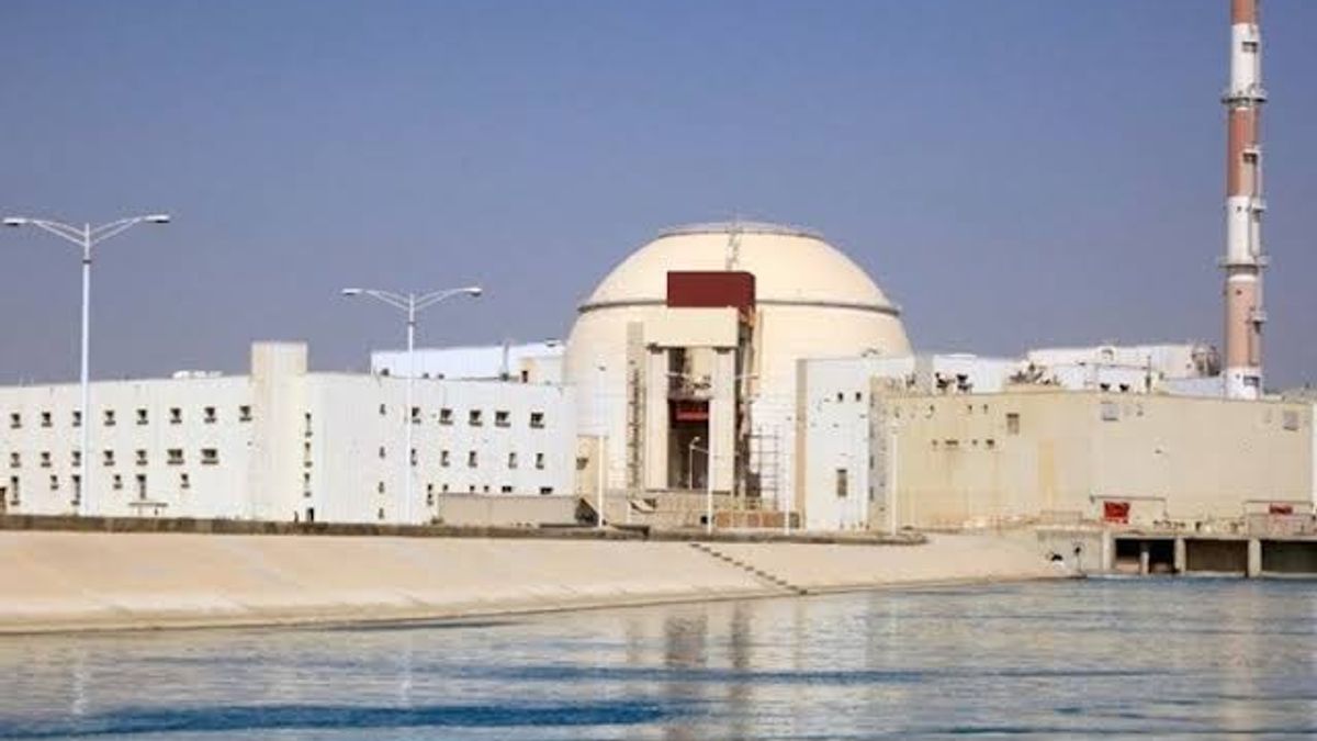 US Projectile Hits Iran's Bushehr Nuclear Power Plant Perimeter: Strategic Implications