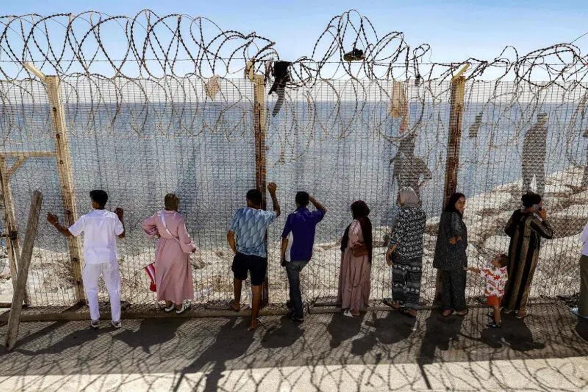The Border That Became a Bargaining Chip: Families Wait, Governments Play