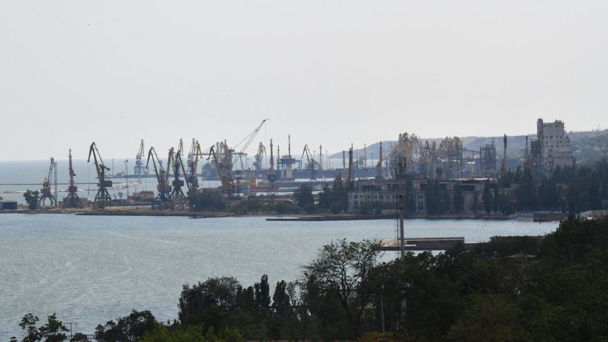 Ukraine Intensifies Azov Sea Campaign, Targeting Russian Maritime Logistics and Exports