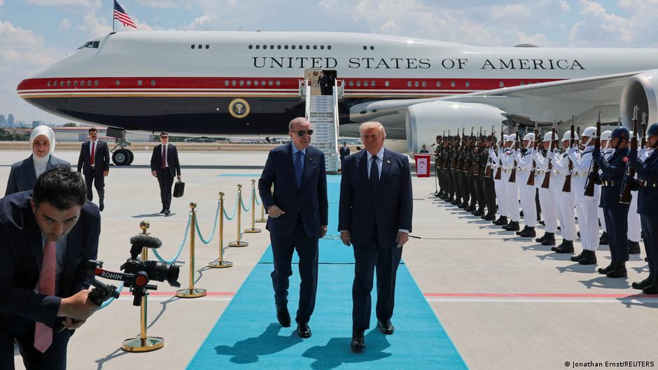 US Subpoenas Journalists Over Air Force One Security Reports, Igniting Press Freedom Debate Amid Geopolitical Tensions