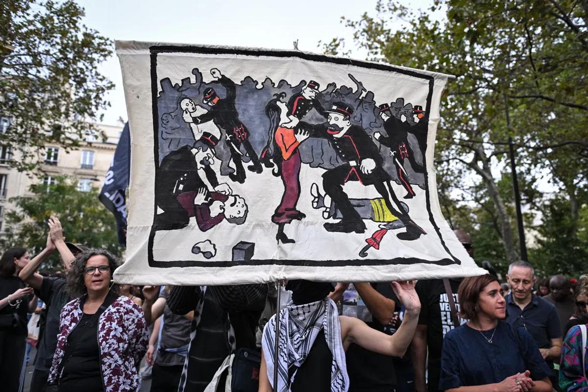 Paris Streets Flood With Protesters Over a Law That Could Shield Police Guns