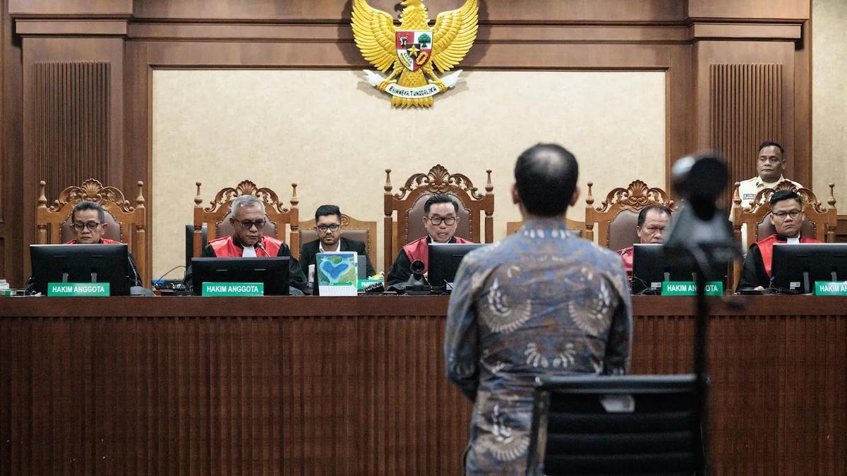 Indonesia's 'Rubber Laws' Stretch to Silence Critics, Not Corruption