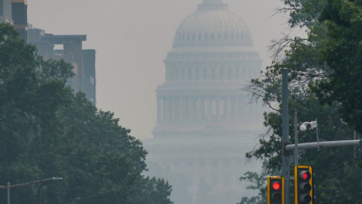 Trump's Tariff Threats: A Geopolitical Gamble on Canadian Wildfires
