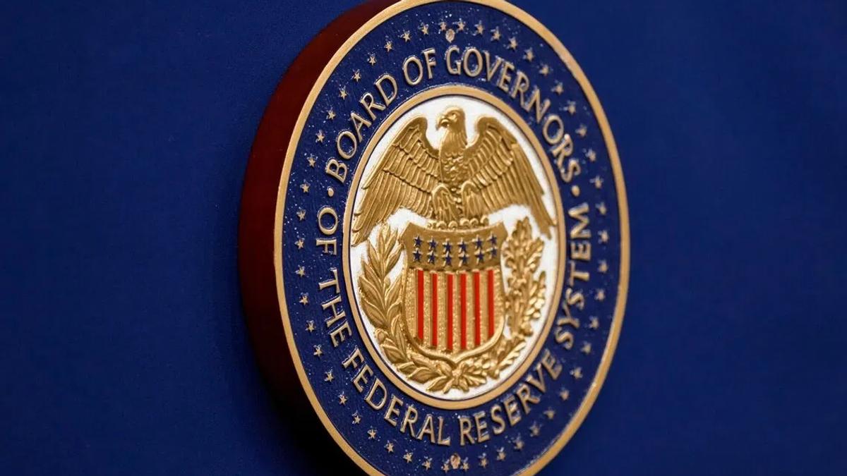 Trump’s Rate‑Cut Crusade: A President Takes on the Fed and Trade Deficits