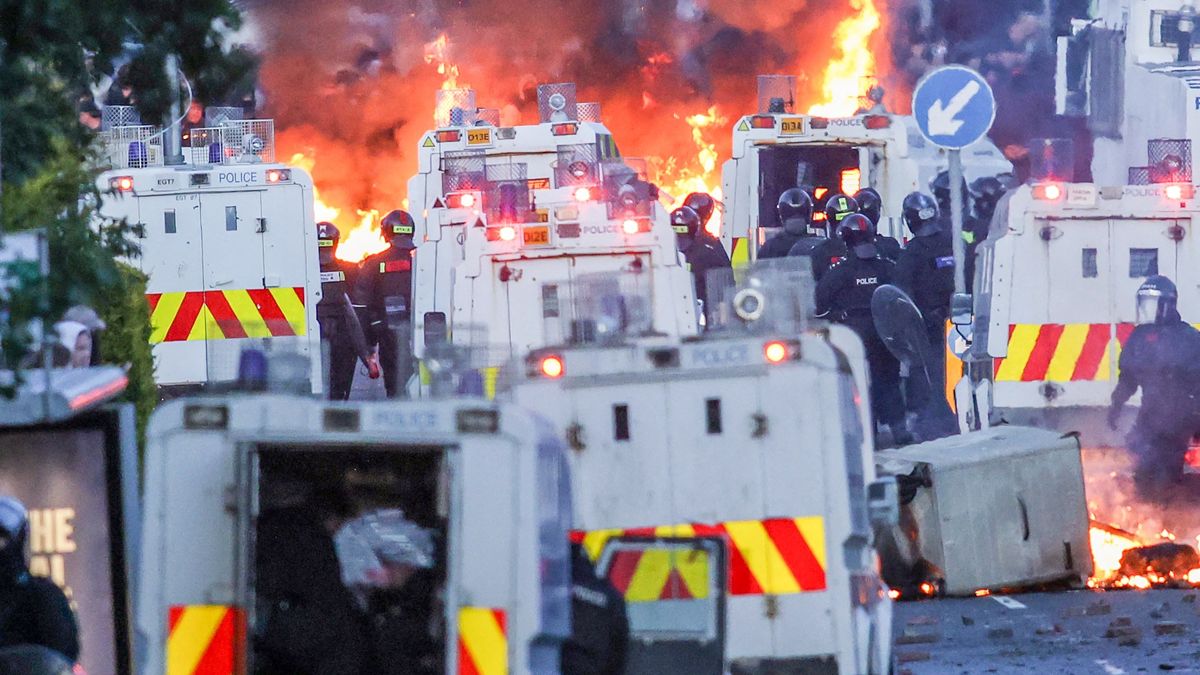 Belfast Unrest: Anti-Immigrant Violence Exposes Deep-Seated Tensions