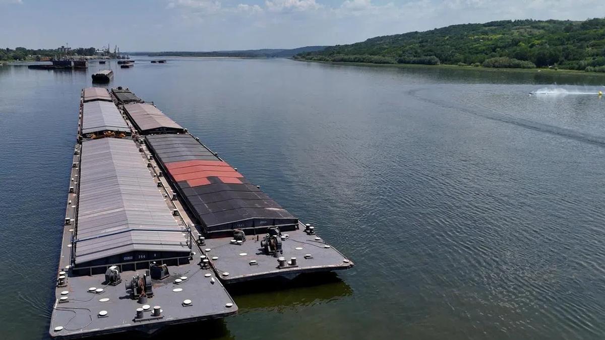 Danube's Record Low Levels Expose Europe's Vulnerability to Climate-Induced Economic and Energy Shocks
