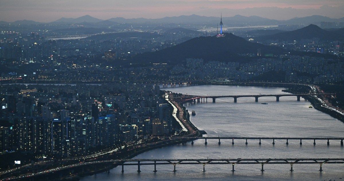 Silicon's Sprawl: Who Profits from South Korea's AI Boom?
