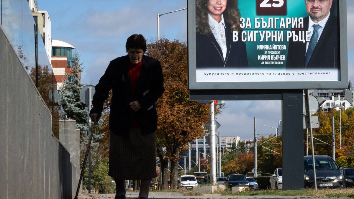 Voters Choose a President While Drones Darken the Black Sea