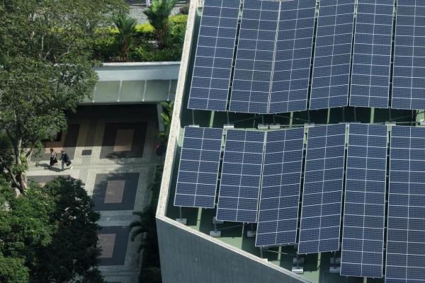 US Escalates Tensions with China: Adding Solar and Battery Firms to Military-Linked List