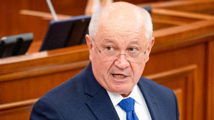 Moldova's Government Collapse: A Geopolitical Test for EU Aspirations