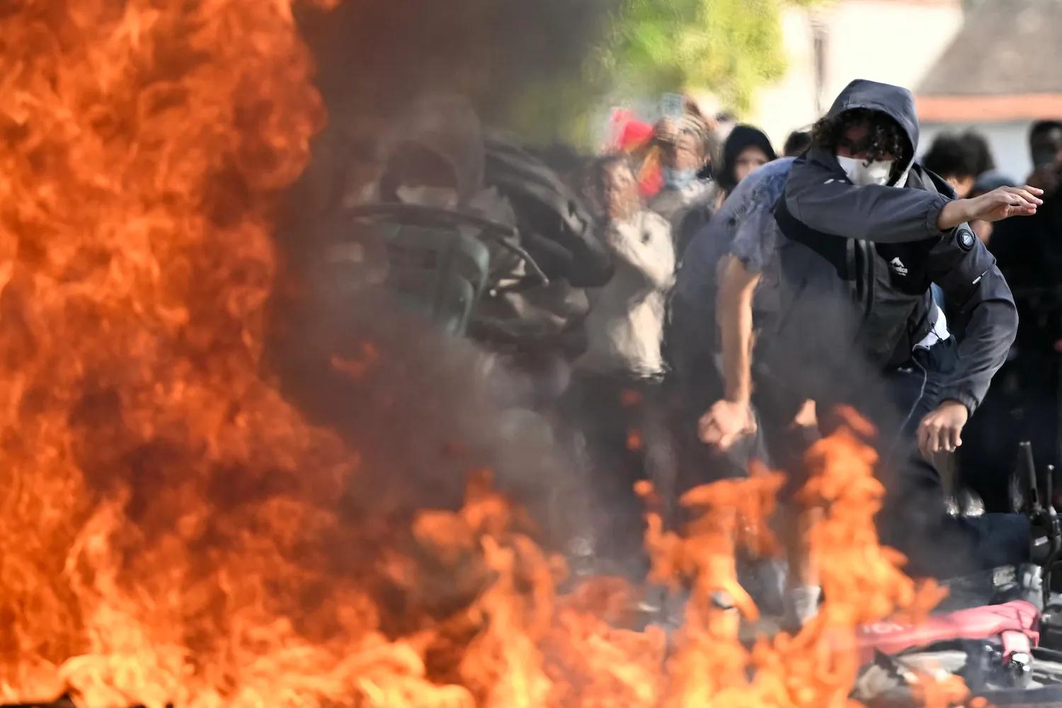 Students Torch School Gates as France Tightens Its Belt