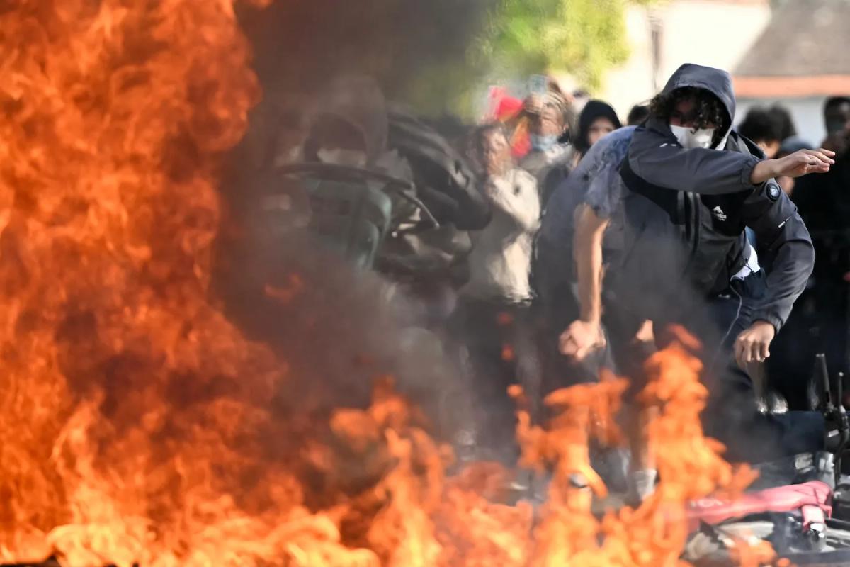 Students Torch School Gates as France Tightens Its Belt