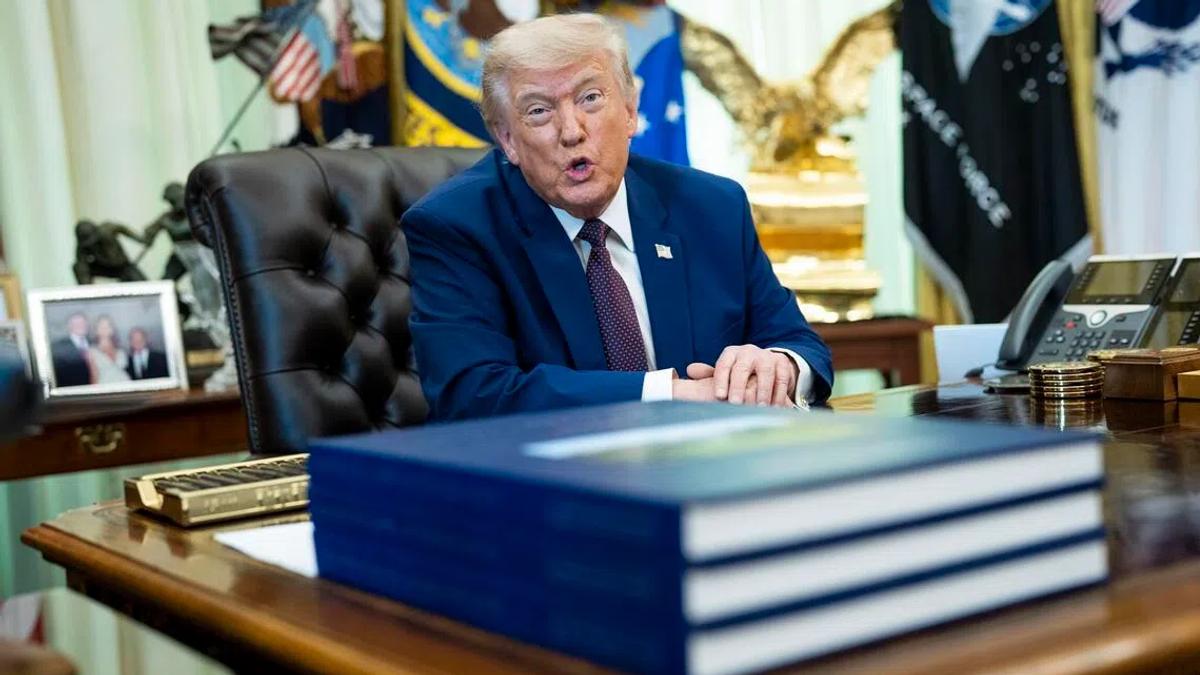 Trump Faces Growing Republican Pushback Amid Record Low Approval Ratings