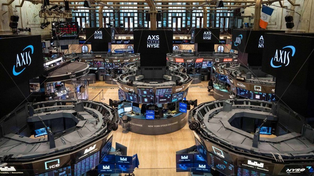 When Wall Street Chases AI, Factory Workers Lose Out