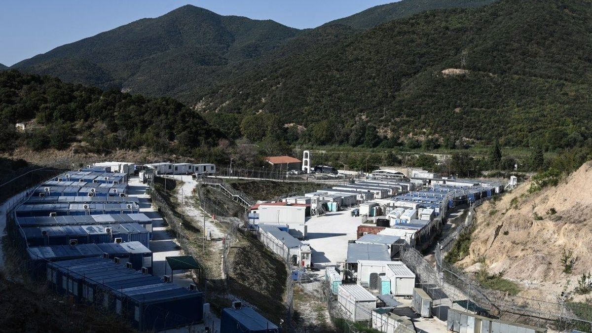 Europe's Asylum Walls: Trading Human Rights for Border Control