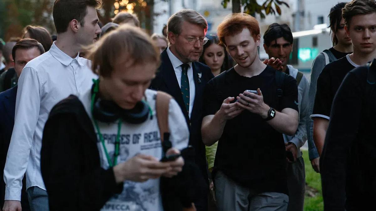 The Silenced Vote: Russia's Anti-War Party Faces Election Ban