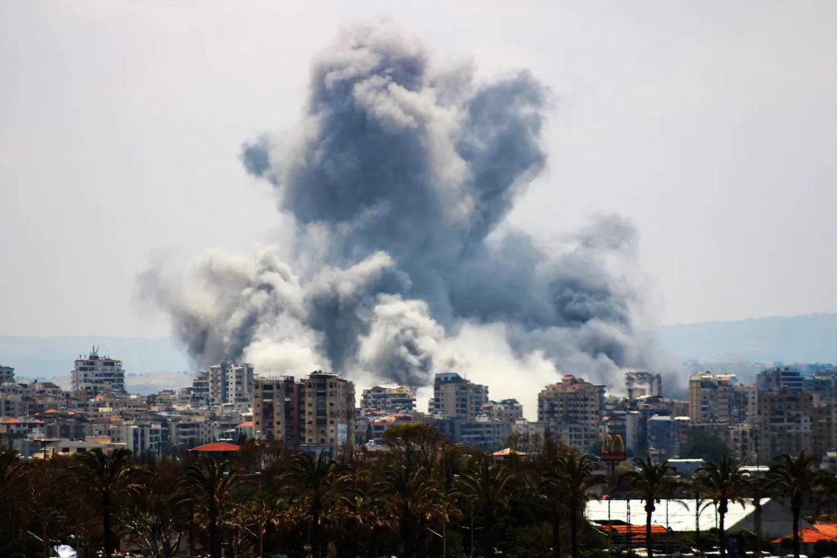 Trump's Ceasefire Plea: A Tenuous Calm Amid Escalating US-Iran Tensions