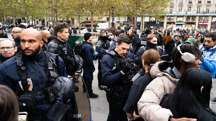 Soldiers on the Streets: France Turns the Military Loose on Protesters