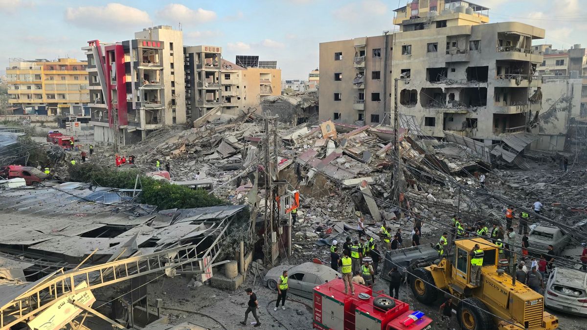 Trump's Unprecedented Diplomatic Gambit: A Fragile Ceasefire Between Israel and Hezbollah