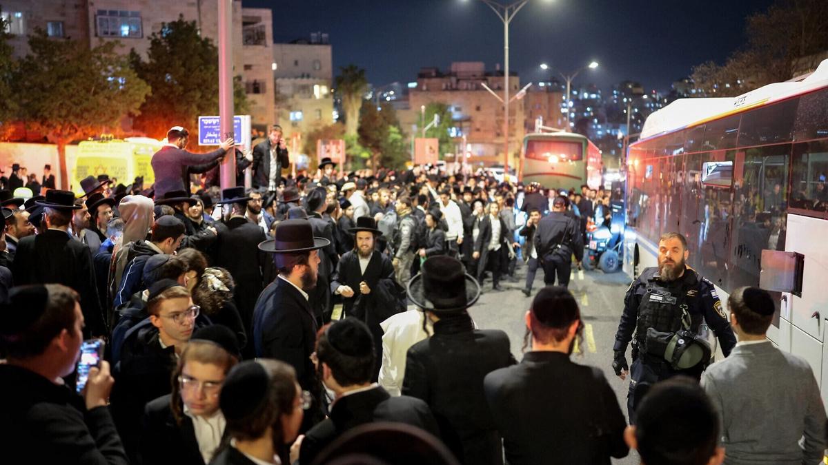 Teen Killed After Bus Hits Ultra-Orthodox Protesters During Anti-Conscription Rally in Jerusalem