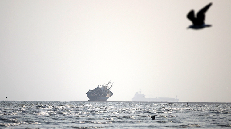 The Empty Strait: Who Wins When Oil Flows Stop