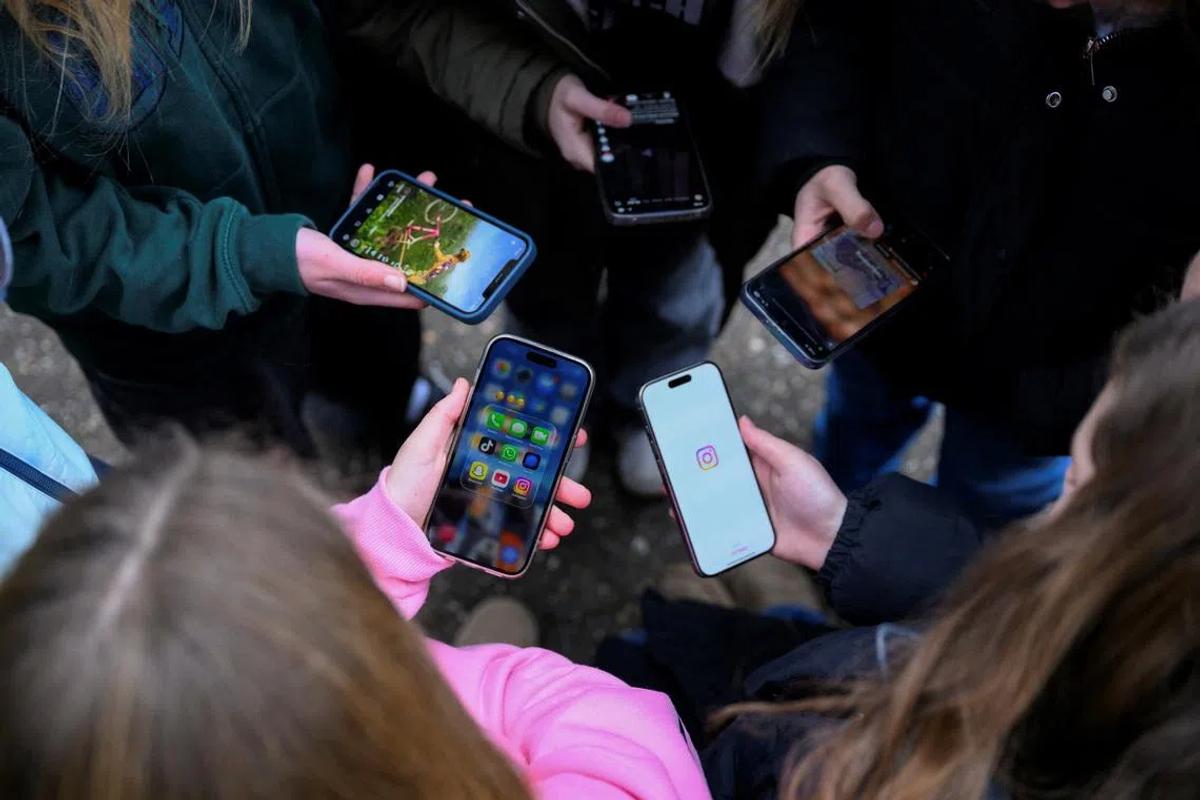 EU to Impose Stricter Social Media Curbs on Children