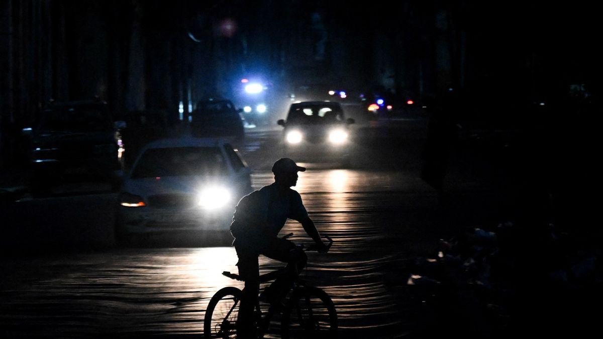 Cuba's Darkest Hours: When Geopolitics Turns Off the Lights