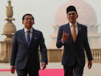 A Red Carpet for a General, a Retreat for the Displaced