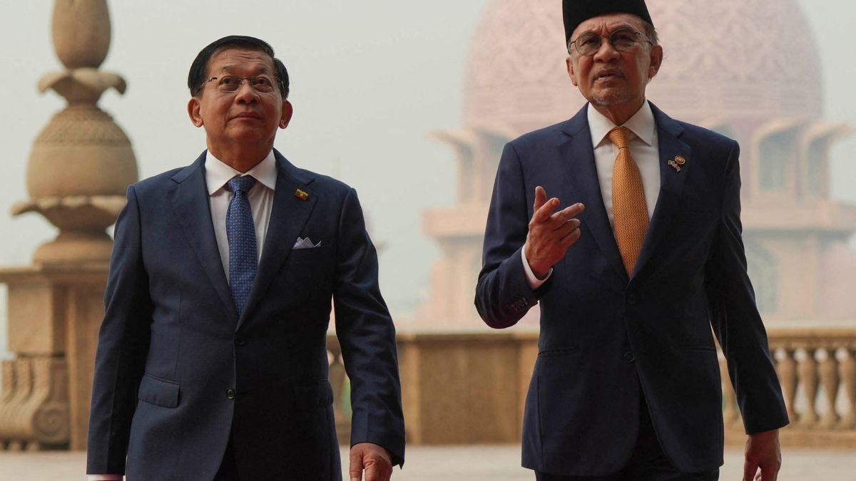 A Red Carpet for a General, a Retreat for the Displaced