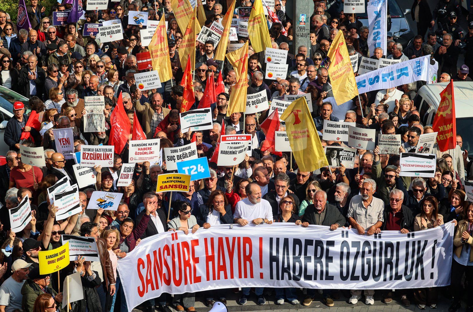 When Newsrooms Close, Streets Fill: Turkey’s Media Crackdown Meets Public Outcry