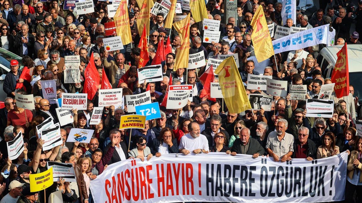 When Newsrooms Close, Streets Fill: Turkey’s Media Crackdown Meets Public Outcry