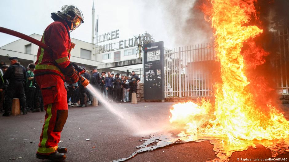 The School Walls Are Cracking: France's Students Speak Up