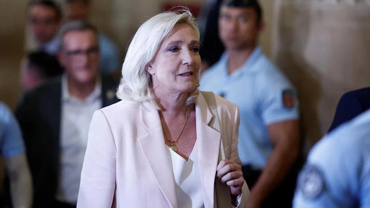 Le Pen's Legal Path to 2027: Geopolitical Implications of a Far-Right Bid for Élysée