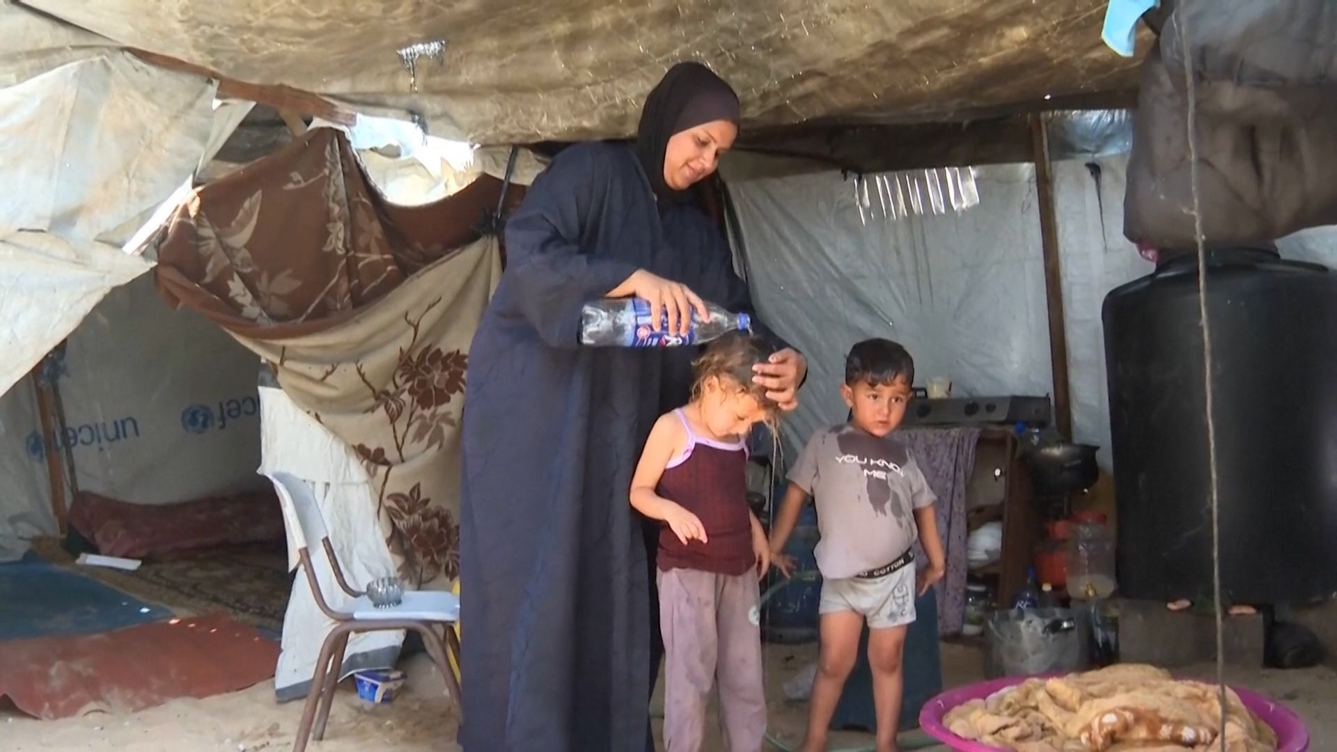Extreme Heat Exacerbates Gaza's Humanitarian Crisis, Highlighting Geopolitical Stalemate