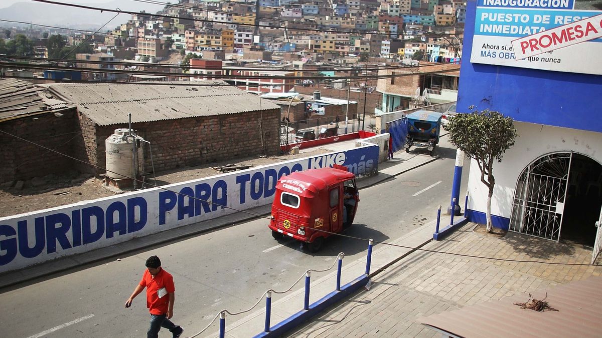 When the Rich Grab the New Money, Peru’s Streets Grow Quiet