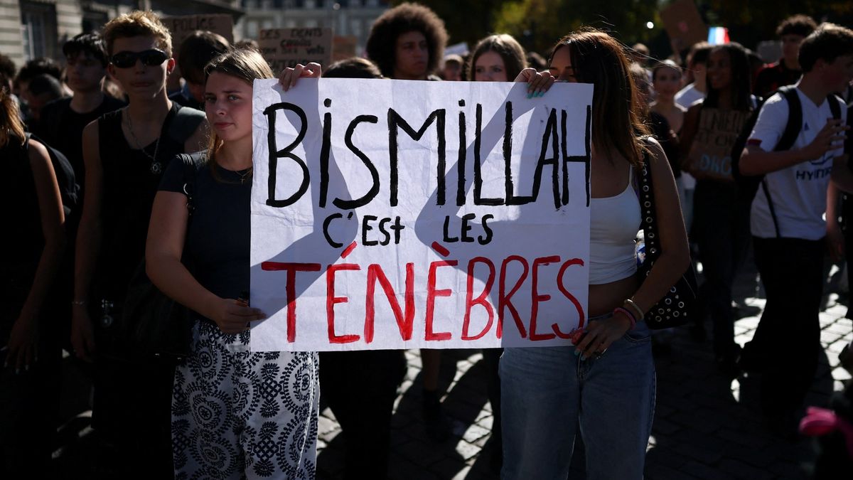 Students Turn a Police Slip into a Rally Cry: The Dark Behind France’s Streets