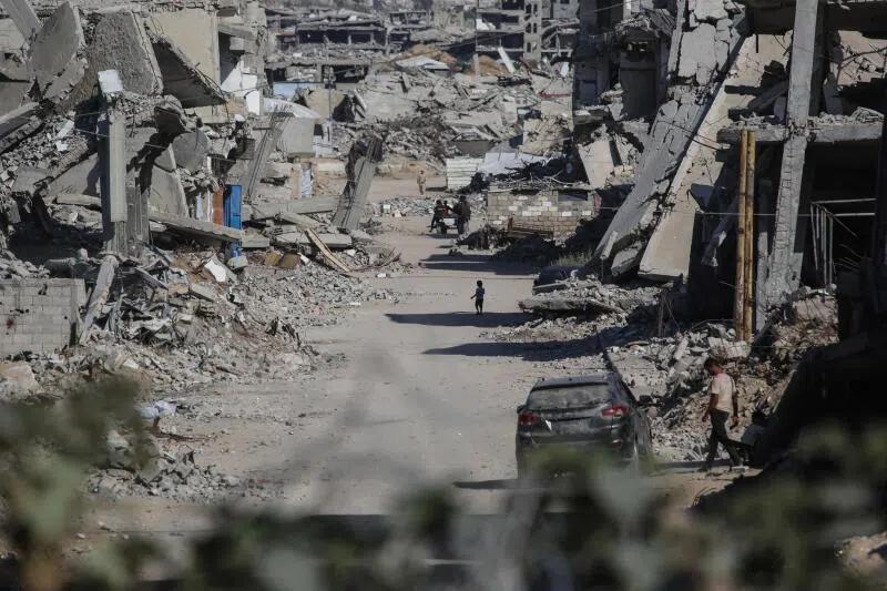 Gaza's Fragile Ceasefire: A Delicate Dance of Power and Disarmament