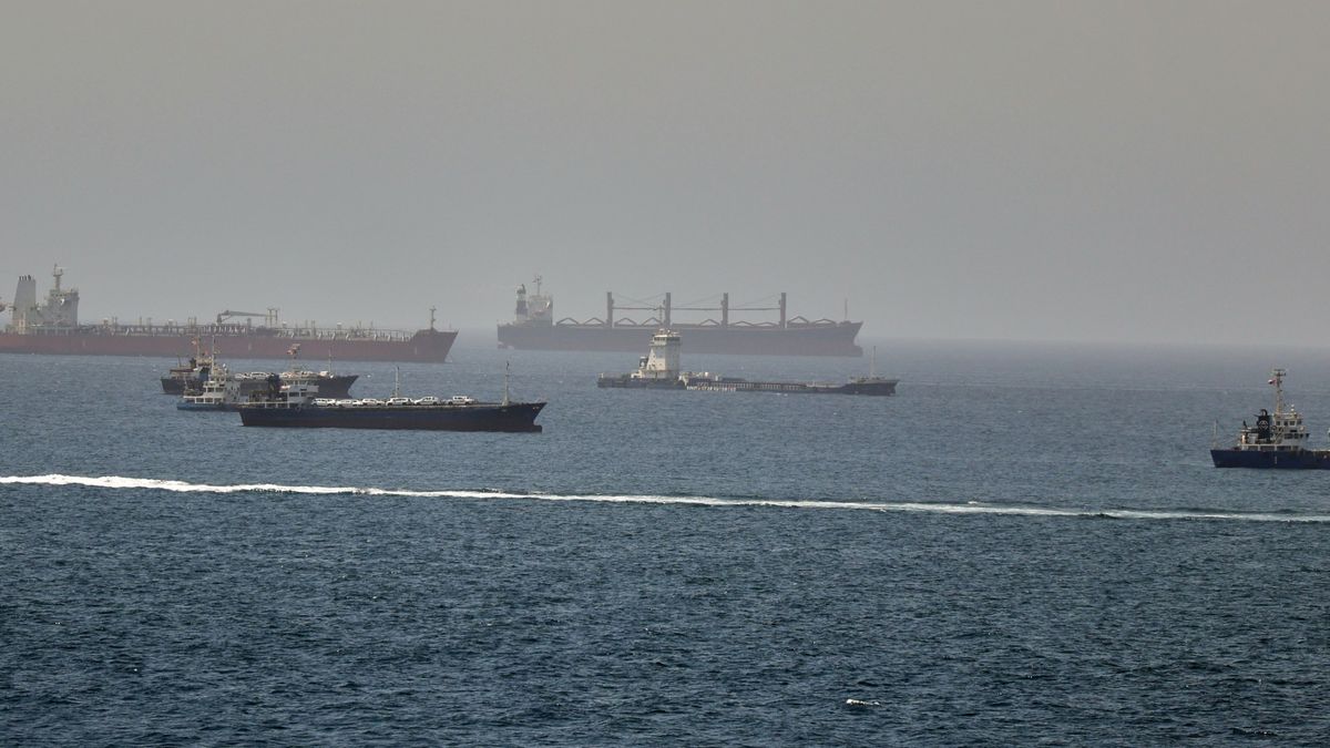 Strait of Hormuz Tensions Escalate: Geopolitical Ramifications and Oil Market Volatility
