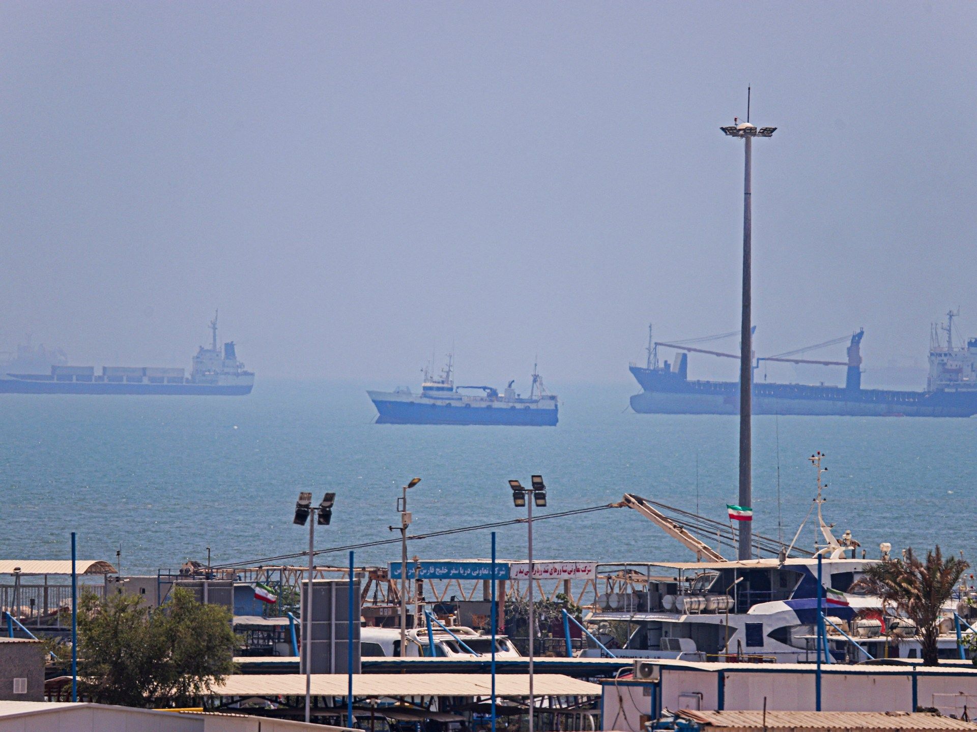 When the Gulf Closes: Who Pays the Price for a New US‑Iran War